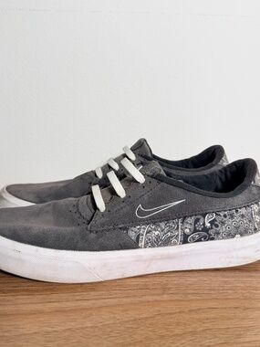Nike SB Shane Premium Dark Smoke Grey Paisley Printed Shoe Sneaker Men's 9